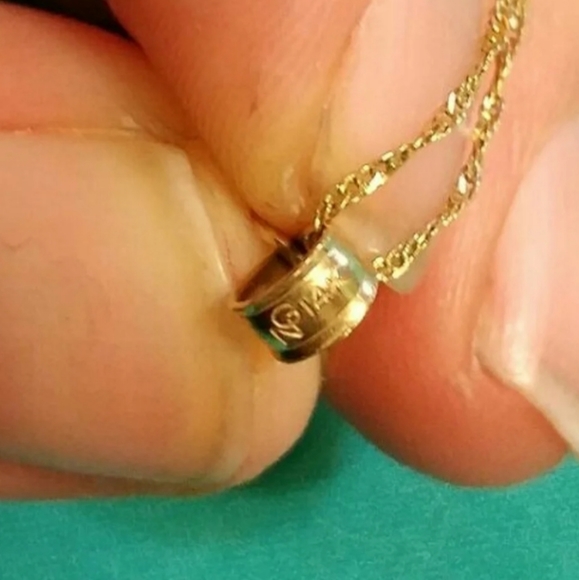 14K Gold Virgen Necklace - Picture 2 of 3